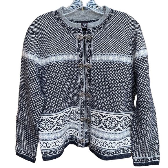 Skyr Nordic 100% wool Size Medium cardigan sweater pewter frog clasps fair isle - Picture 1 of 9
